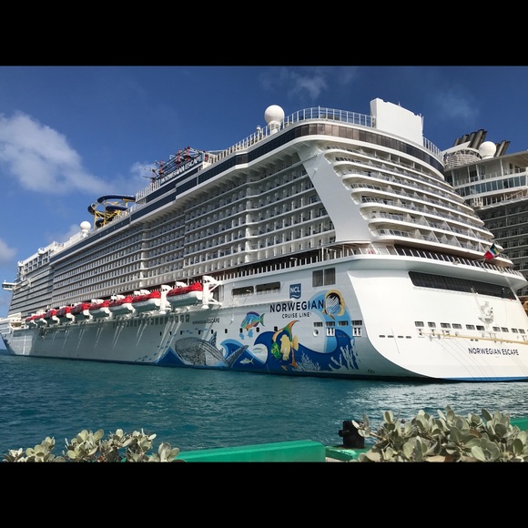 Meet your Posher, Karen - Picture 2 of 6